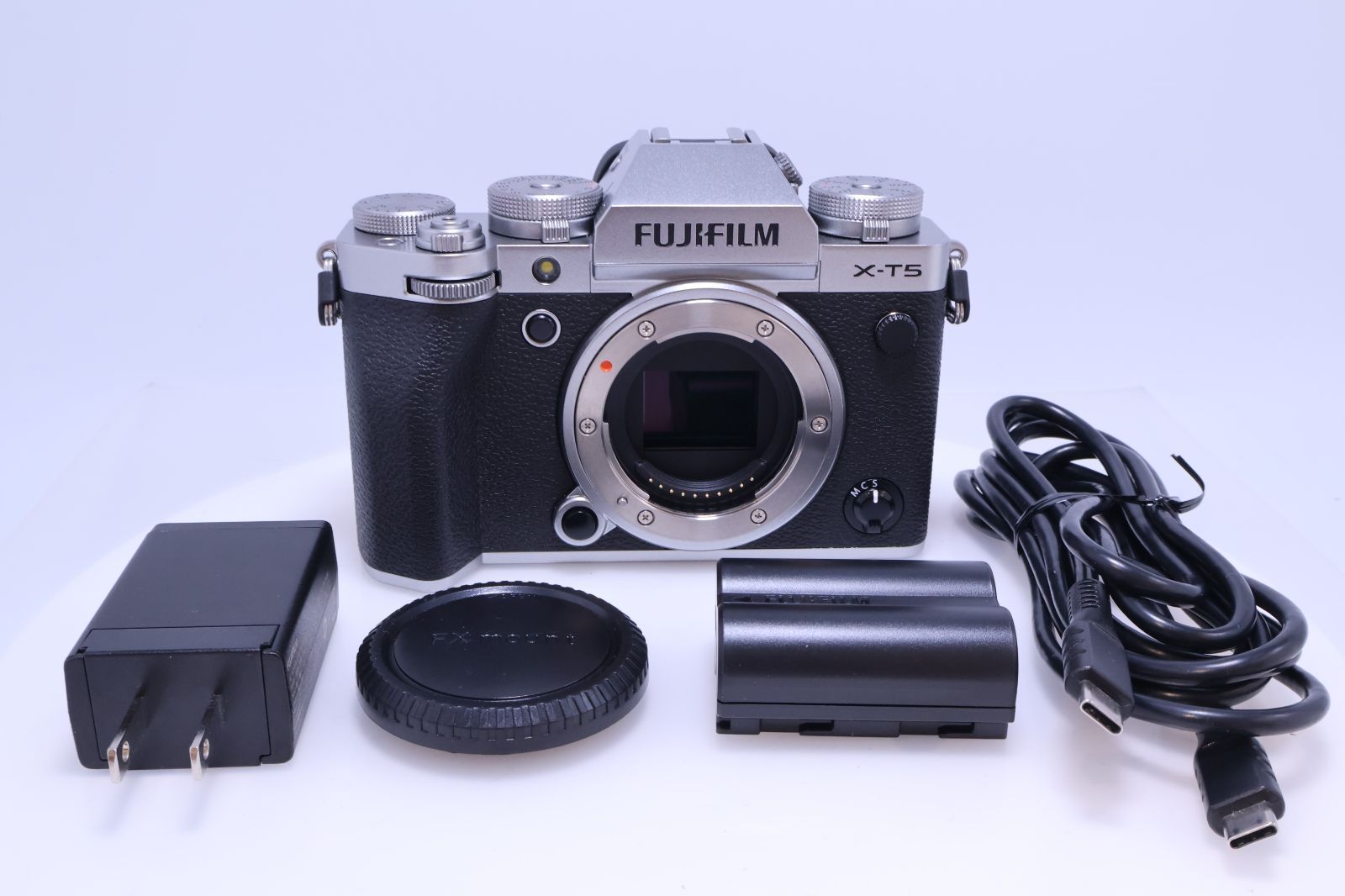 280回 ほぼ新品】FUJIFILM X-T5 ボディ シルバー F X-T5-S ミラーレス