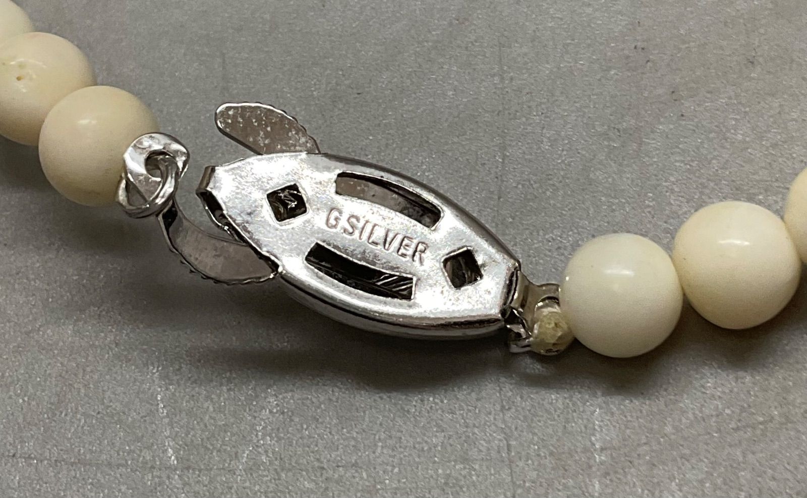 SN1254 珊瑚？ 白珊瑚？ GSILVER 刻印 丸玉 ネックレス アクセサリー 