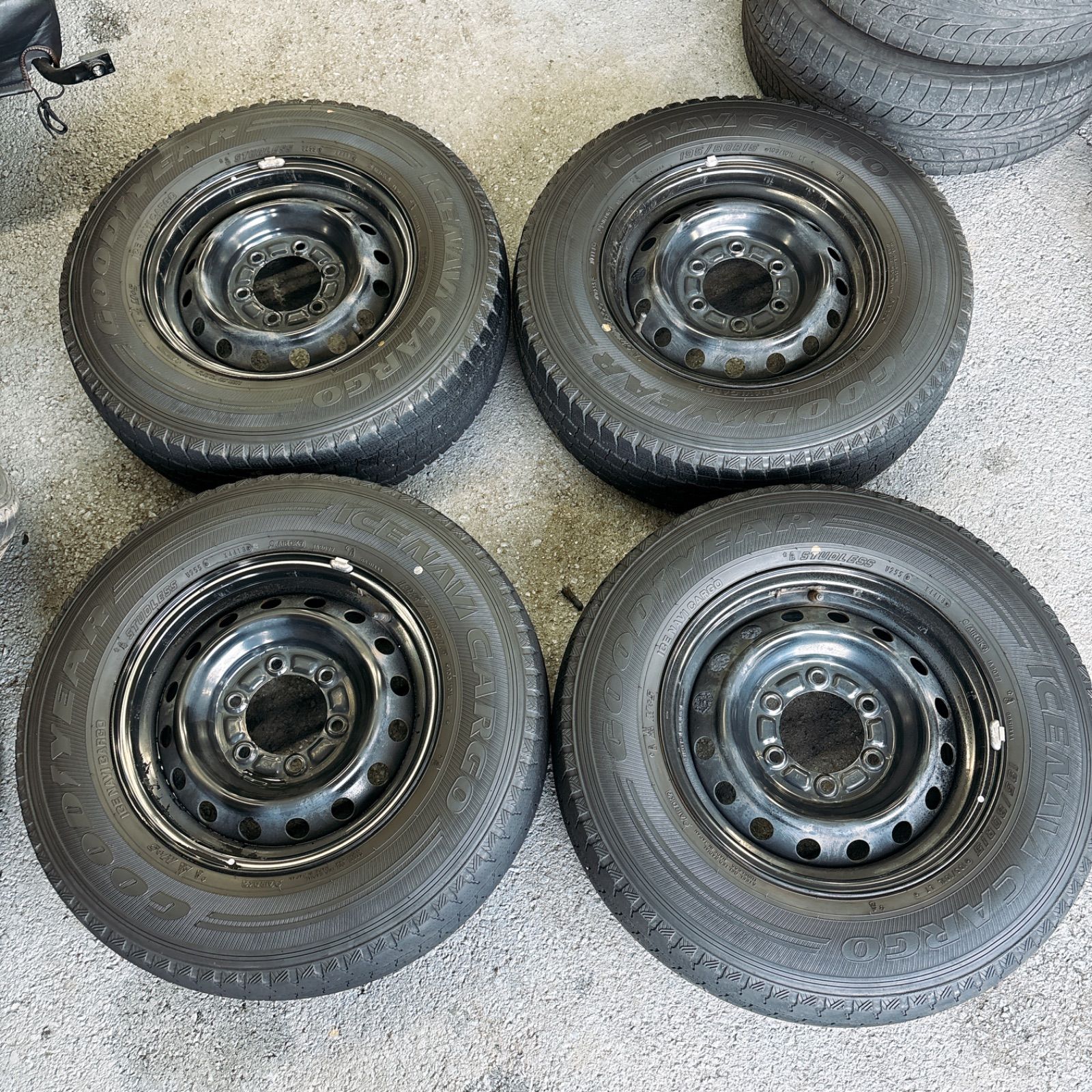 送料無料】トヨタ 200系 ハイエース 純正ホイールタイヤセット 195 