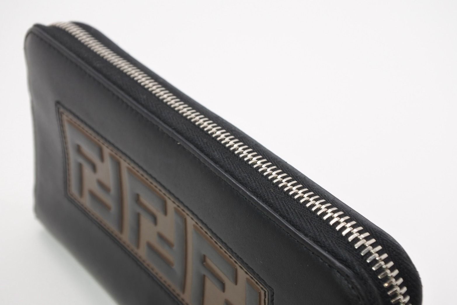FENDI フェンディ FFロゴ ラウンドジップ 長財布 レザーウォレット