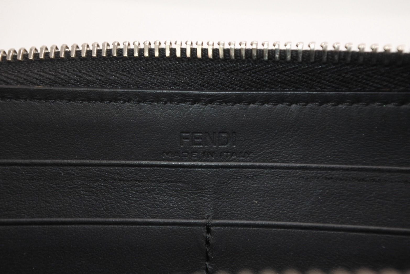 FENDI フェンディ FFロゴ ラウンドジップ 長財布 レザーウォレット