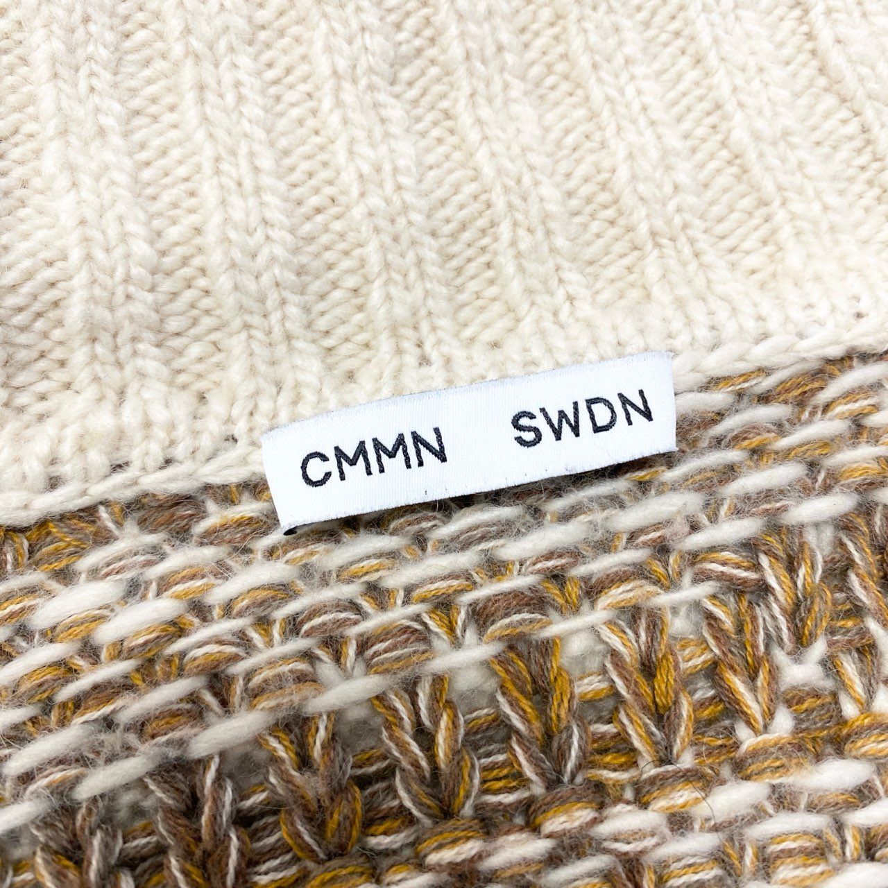 25c7 CMMN SWDN コモンスウェーデン BUTTON KINT ニットカーディガン