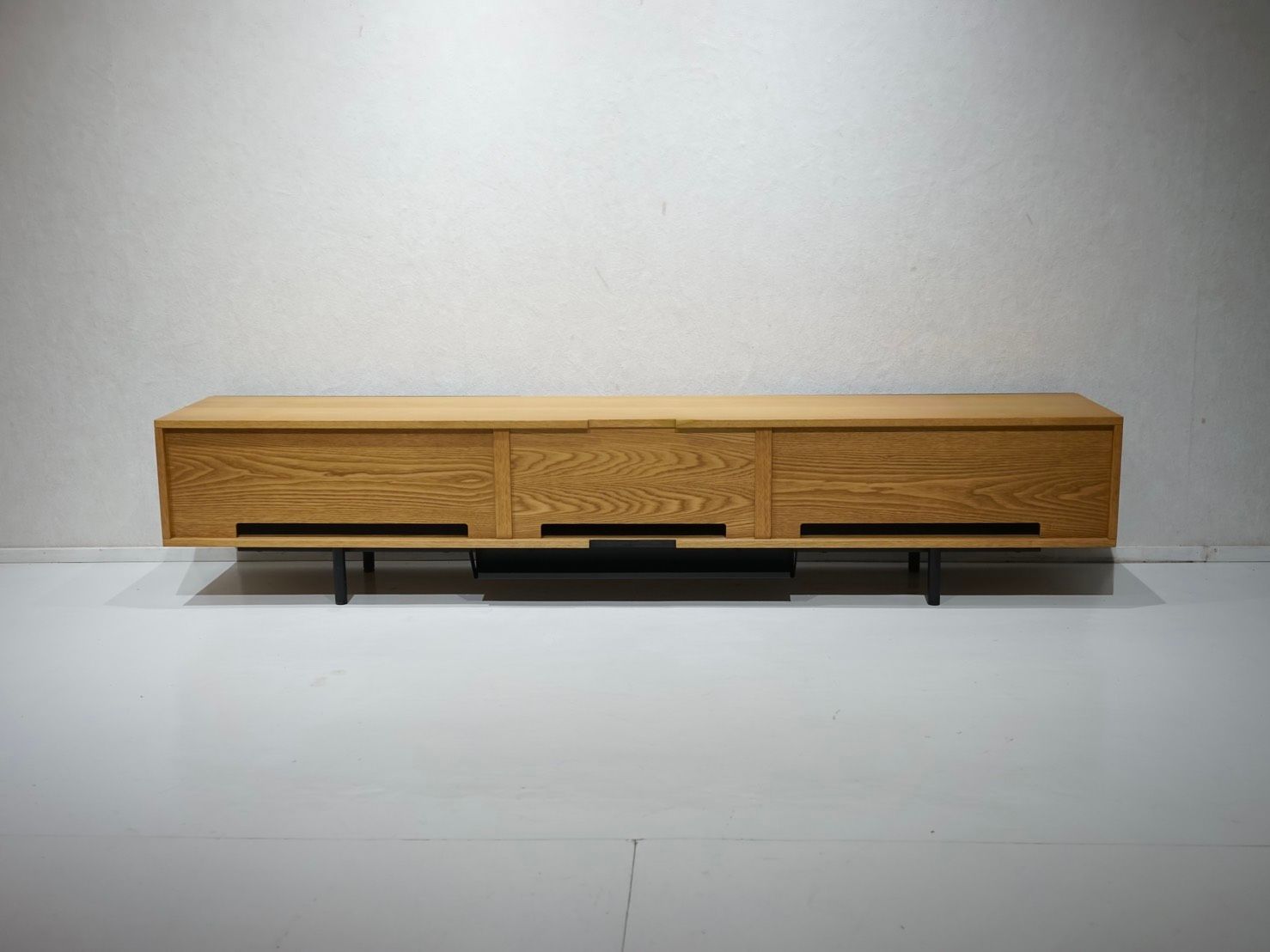 Cassina IXC テレビ台/ローボード 【公式通販】
