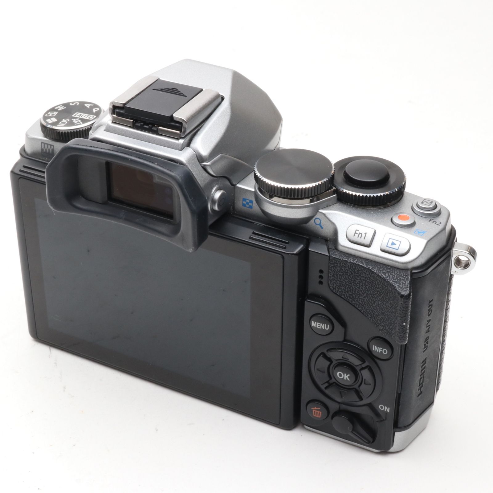 シャッター回数：2200回】OLYMPUS OM-D E-M10 ボディ シルバー ミラー