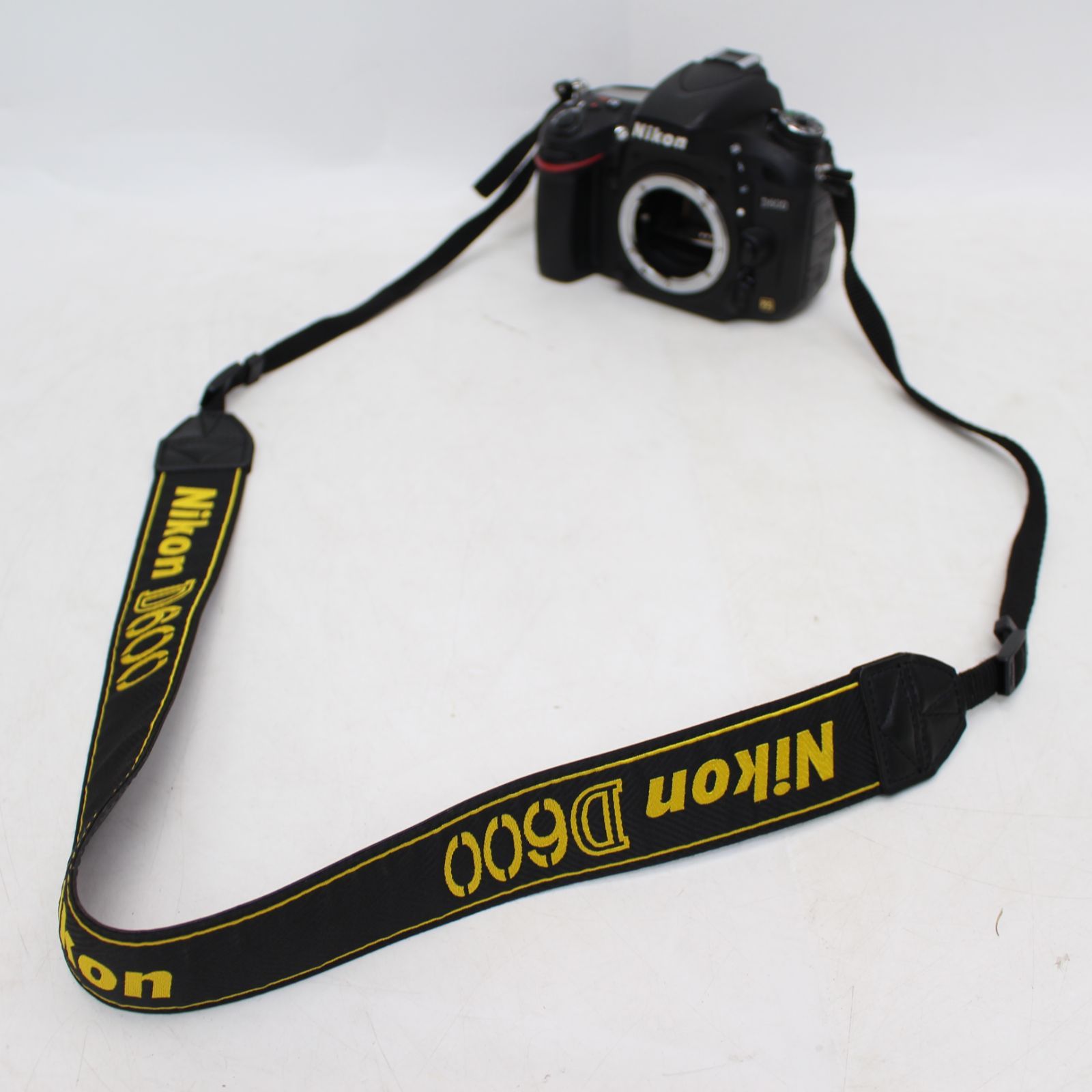 223)Nikon ニコン デジタル一眼レフカメラ D600 ボディ ジャンク品