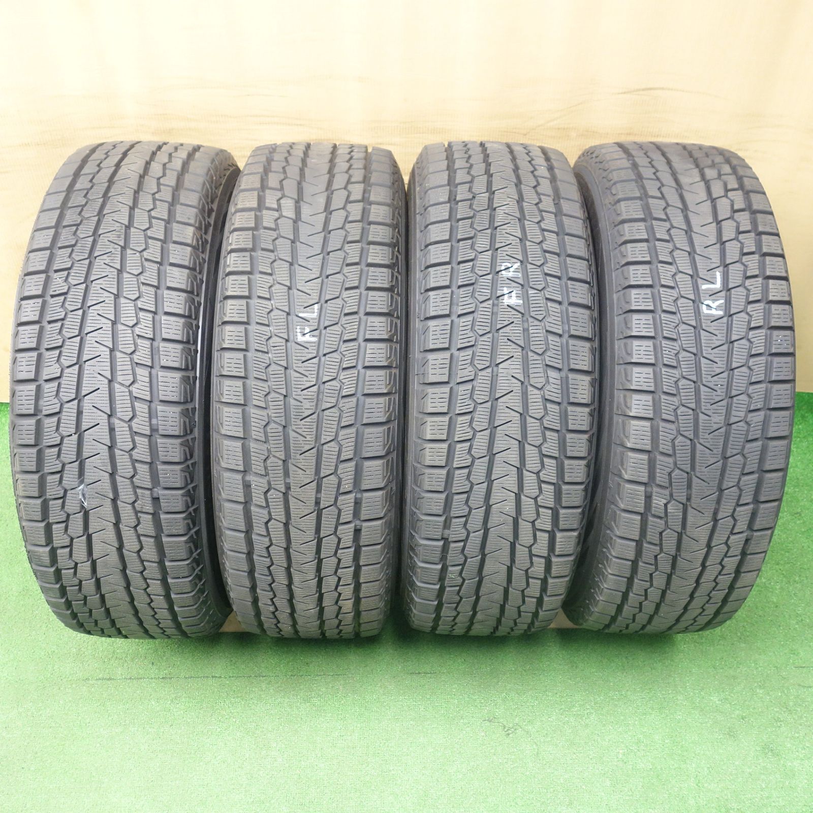 バリ溝！キレイ！9.5分☆スタッドレス 225⁄65R17 ヨコハマ アイス