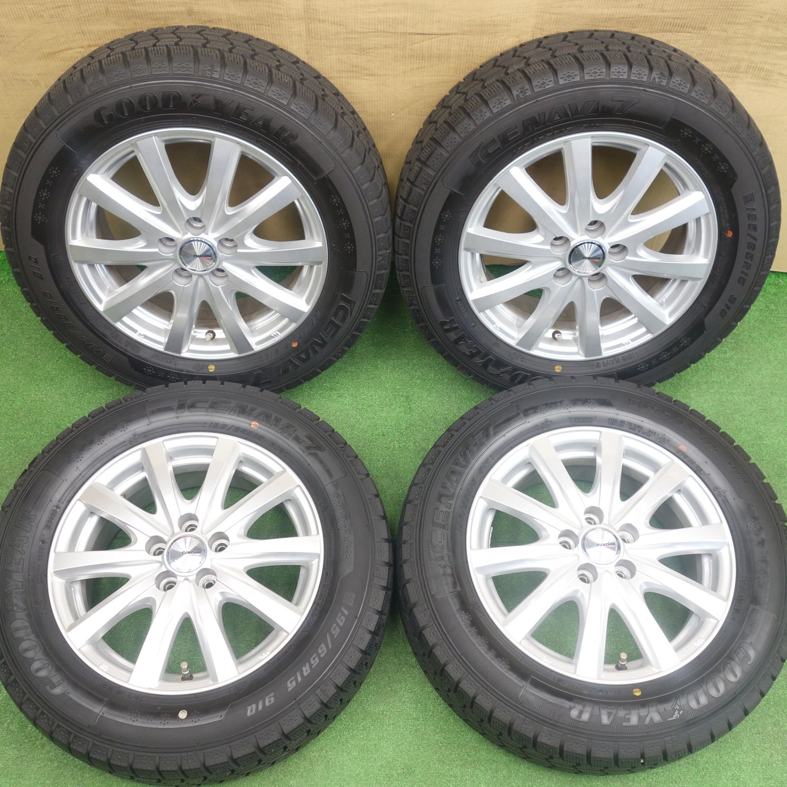 バリ溝‼️ブリヂストンスタッドレス195/65R15 2018年製 プリウス等
