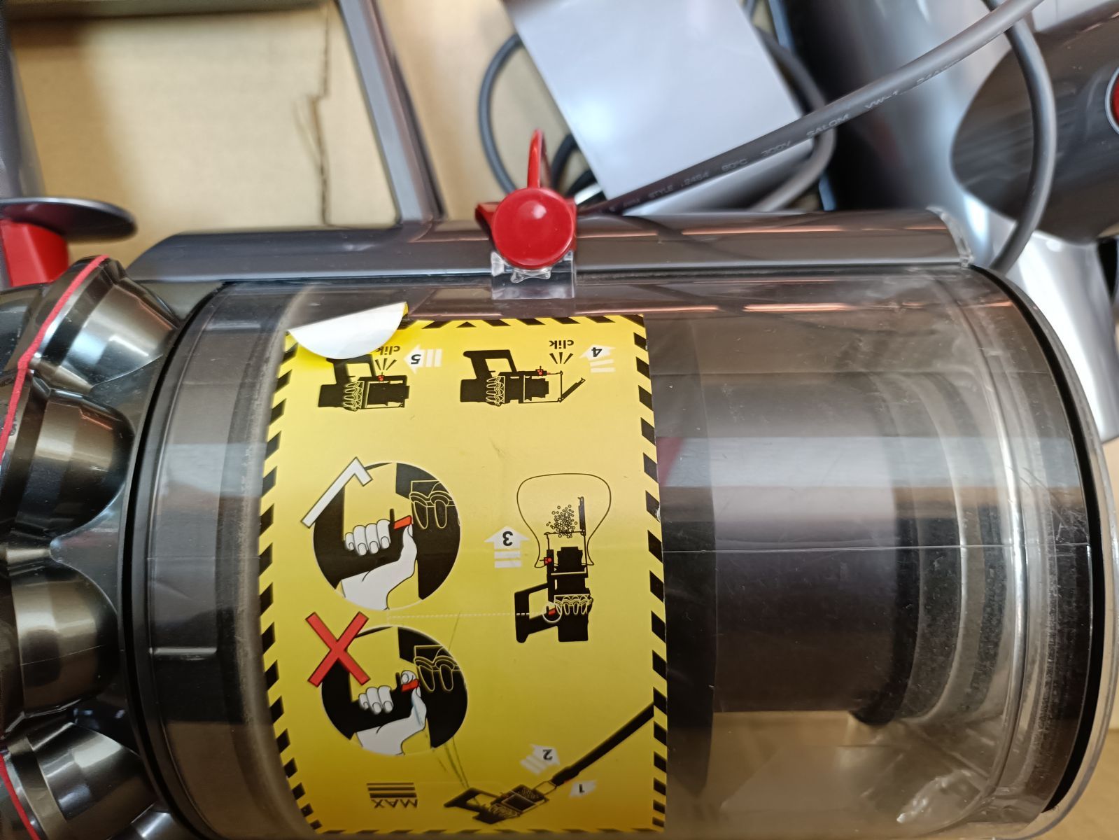 ジャンク品 ダイソン Dyson 掃除機 コードレスクリーナー SV12 2台