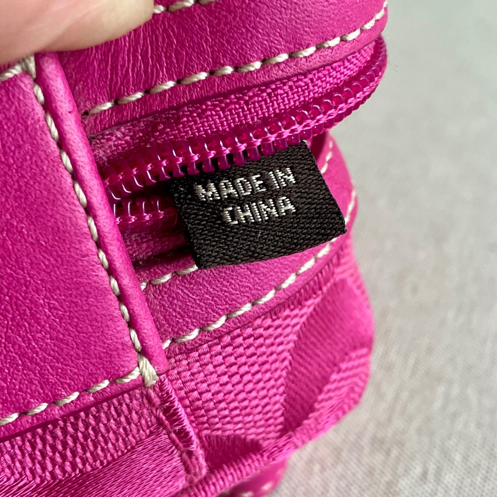 Coach Vintage Soho Pink Jacquard Leather Mini Pouch Y2K Authentic