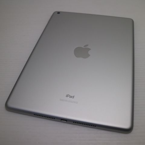 新品同様 iPad7 第7世代 wi-fiモデル 128GB シルバー 本体 土日祝発送