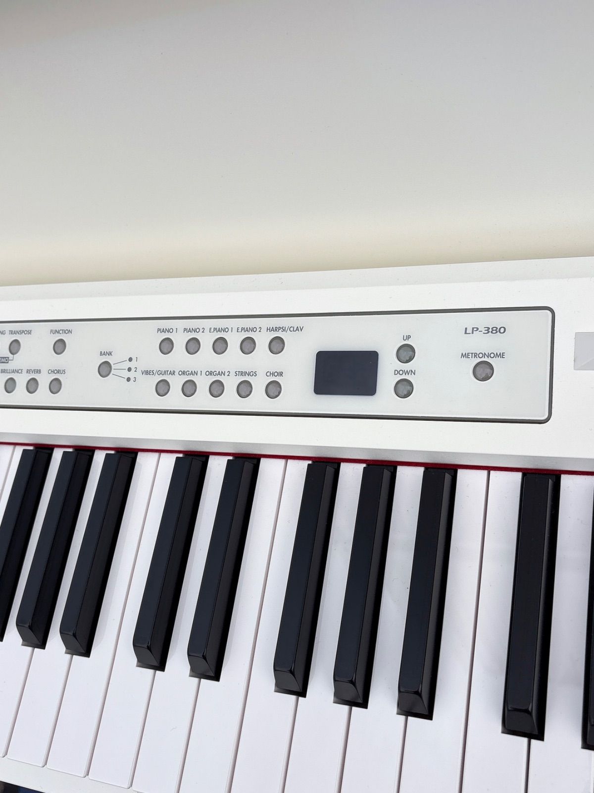 美品】KORG LP-380 電子ピアノ ホワイト 2019年製 椅子付き - メルカリ