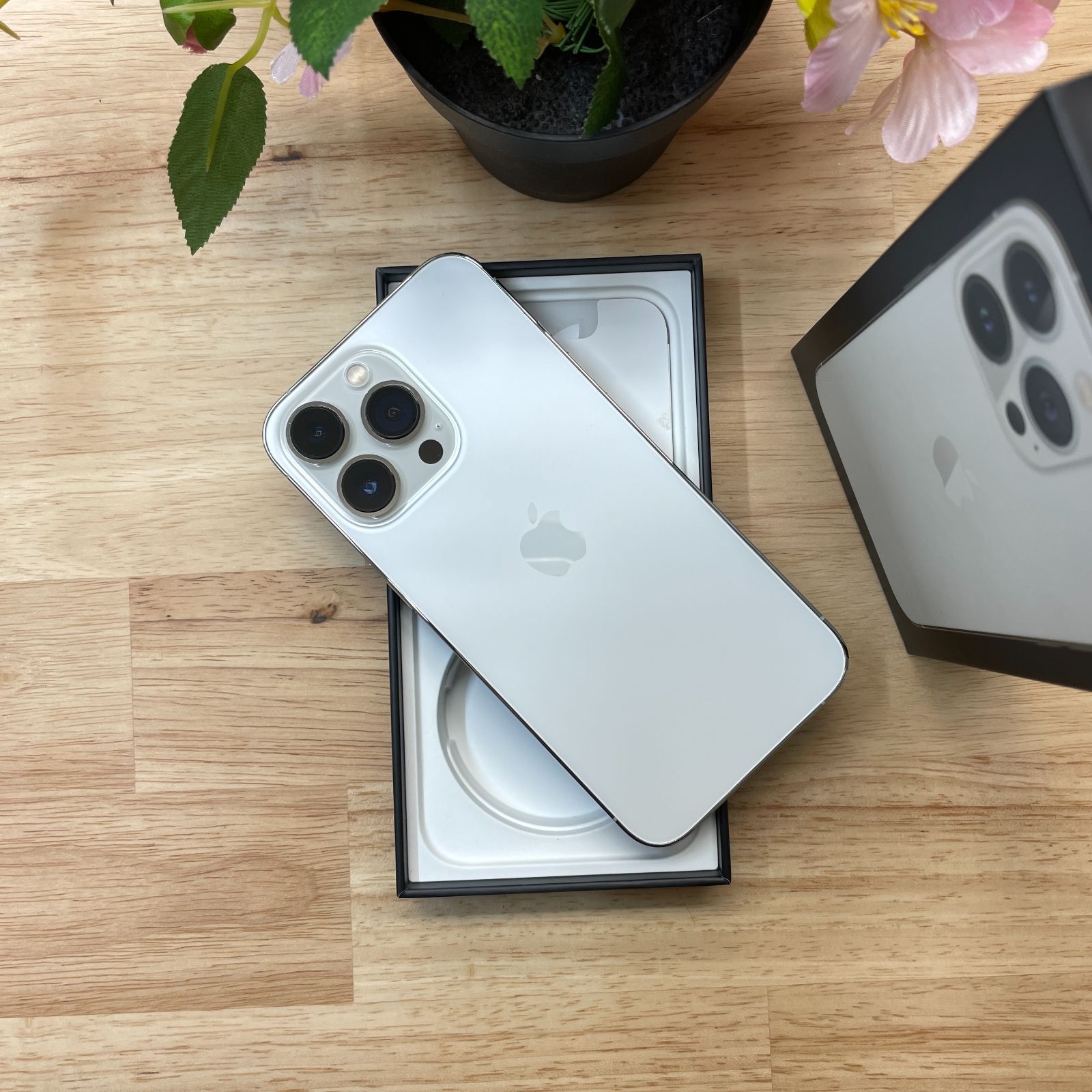 iPhone 14Pro 256GB シルバー SIMフリー Bランク - メルカリ