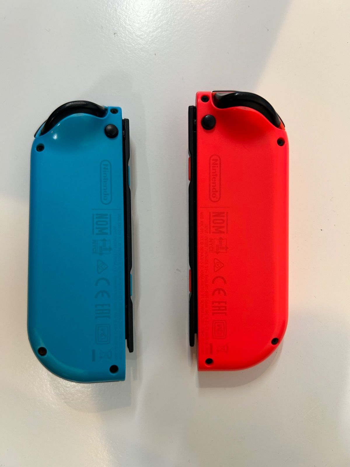 Nintendo Switch 本体 赤 青 ジョイコン付き - メルカリ