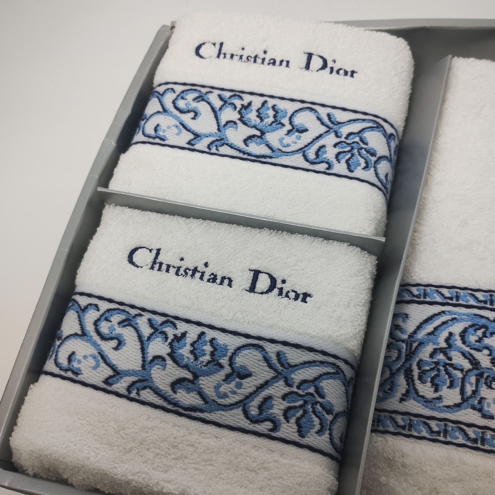 Christian Dior クリスチャンディオール バスタオル1枚フェイスタオル2