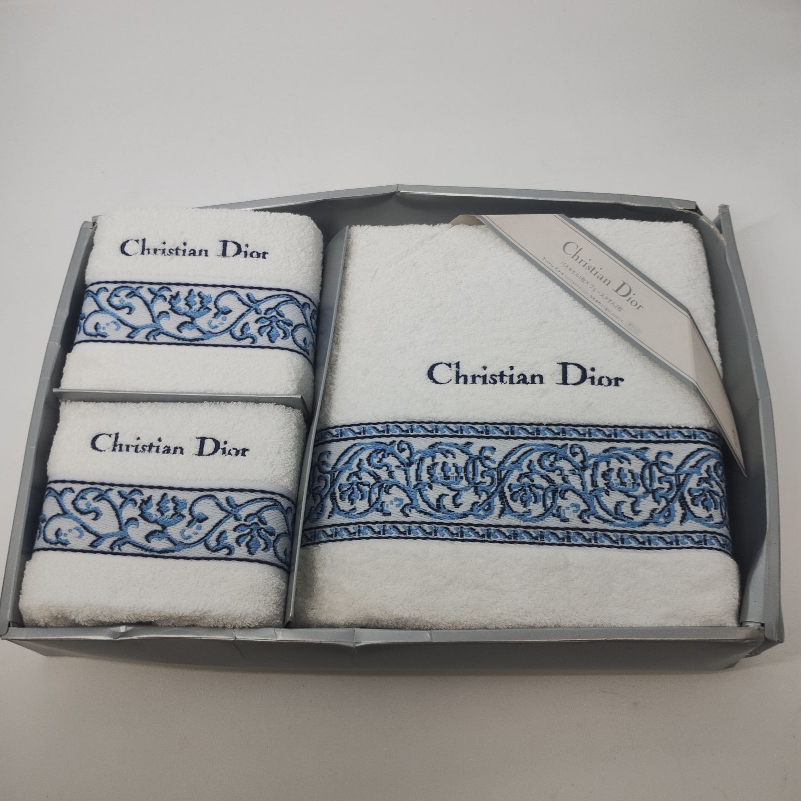Christian Dior クリスチャンディオール バスタオル1枚フェイスタオル2