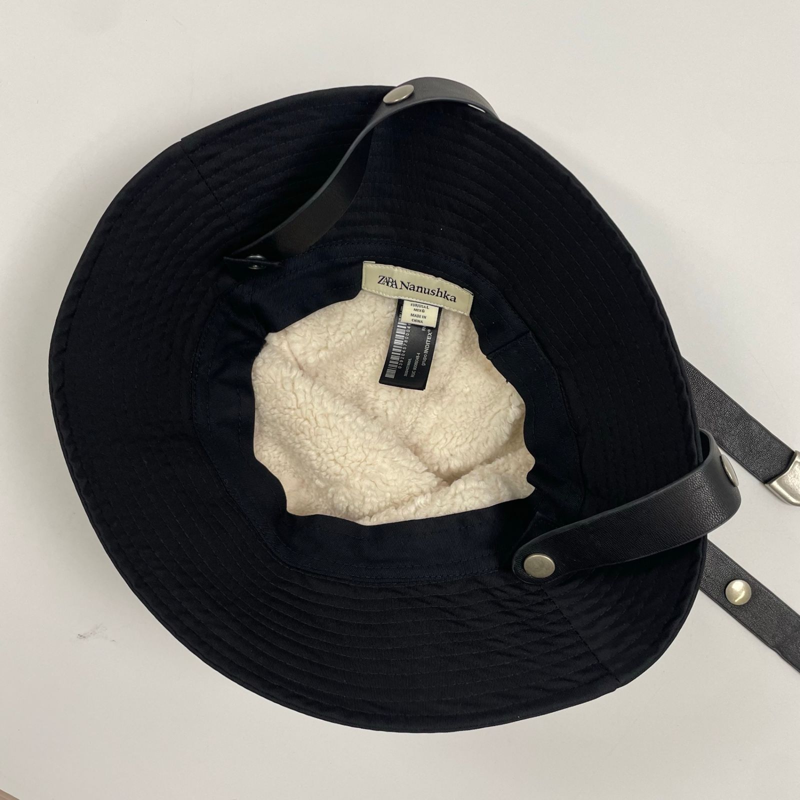 定価三万超 ZARA NANUSHKA レザーチェルシーブーツ44　ナヌーシュカ Zara nanushka ナヌーシュカ 公式 定価三万超 ZARA NANUSHKA レザー