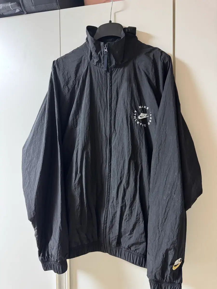 ナイキ NSW ウーブン ウィンドブレーカー ジャケット FN7233 - メルカリ