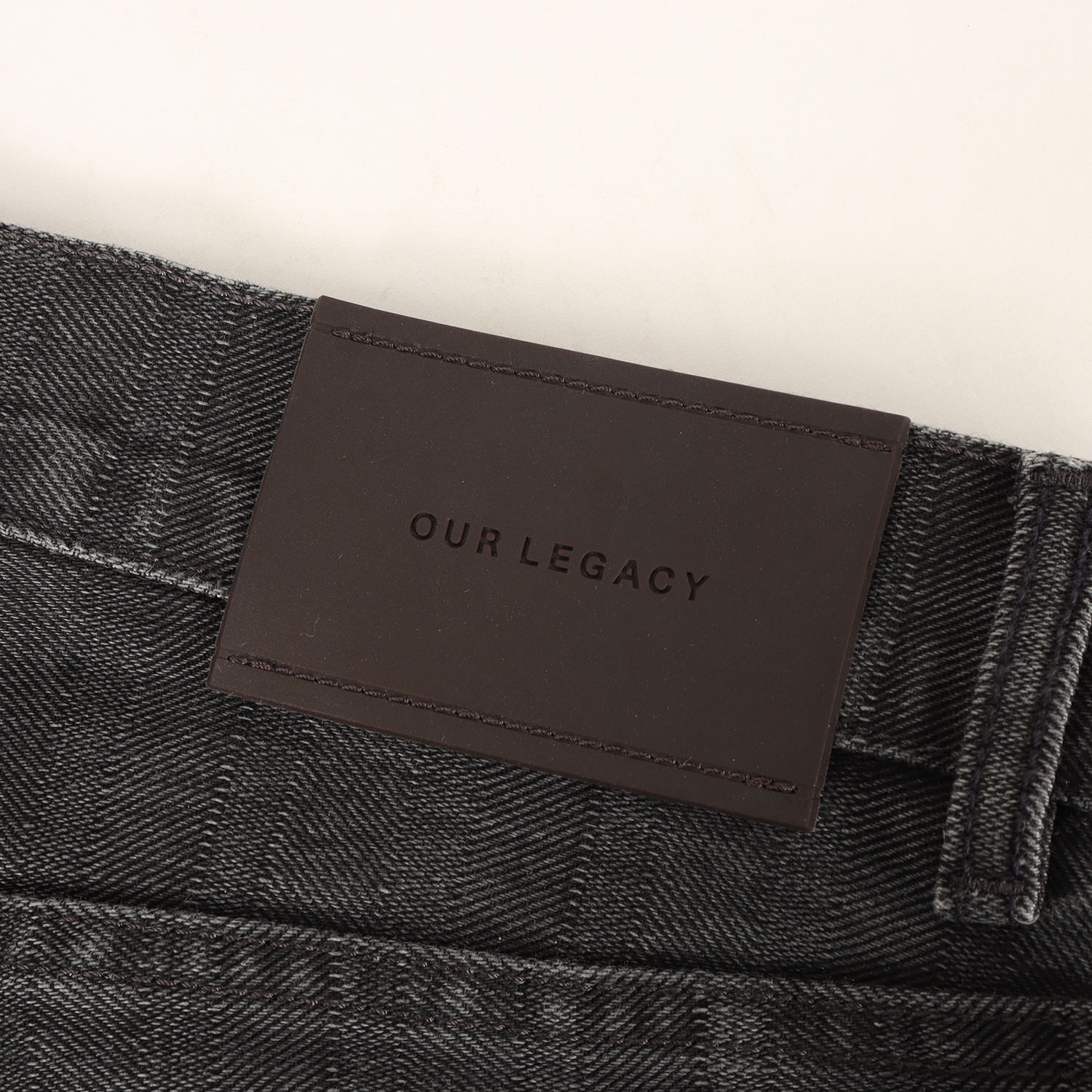 【美品】OUR LEGACY アワー レガシー パンツ ブラックインディゴ サイズ:32 | 25AW ヴァストカット ヘリンボーン デニム パンツ (Vast Cut Black Coated Herringbone) | ボトムス ジーンズ ジーパン【メンズ】【中古】 美品】OUR LEGACY アワー レガシー パンツ ブラックインディゴ サイズ