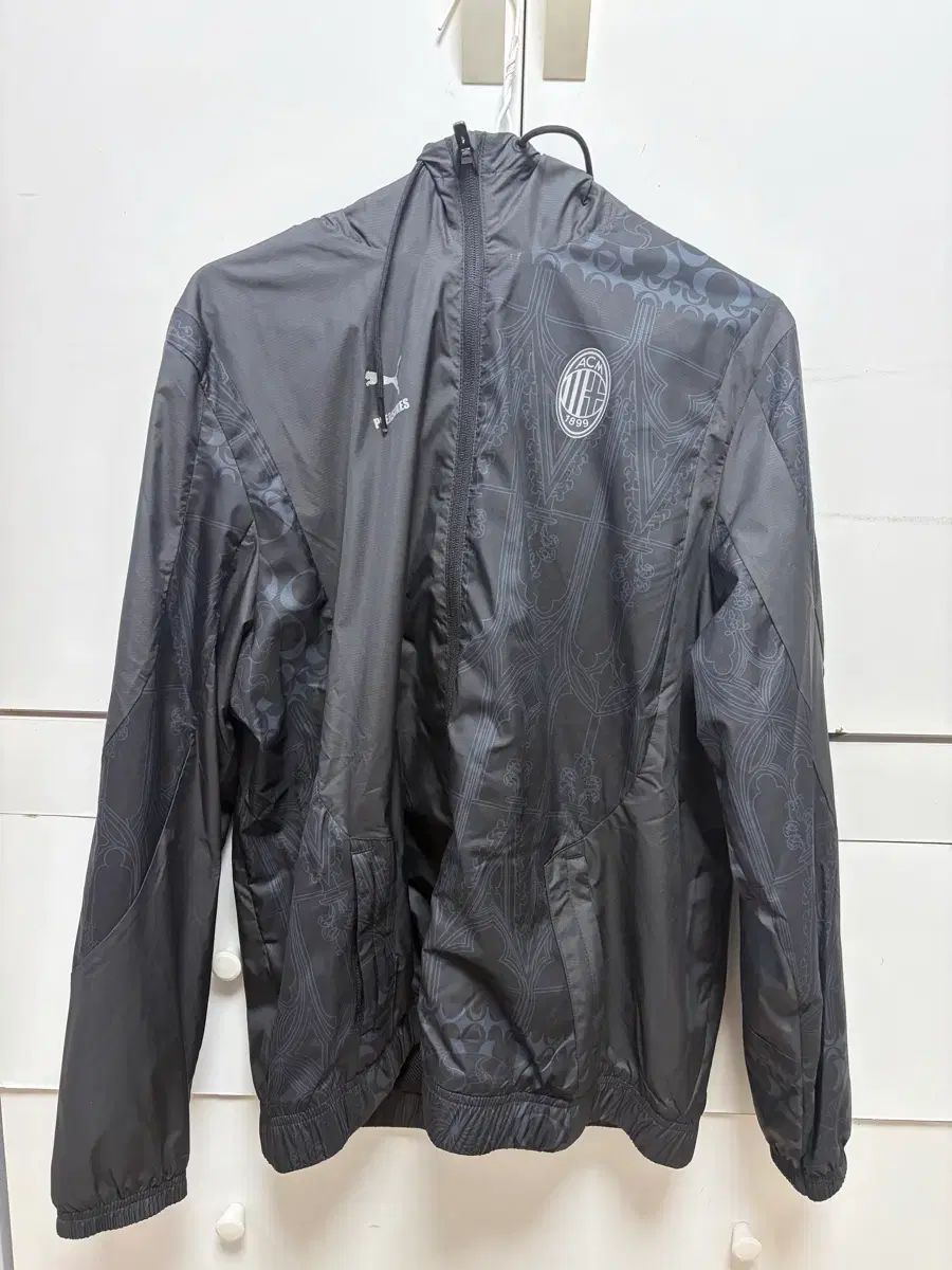 PUMA ACミラン ブラック ウィンドブレーカー ジャケット - メルカリ