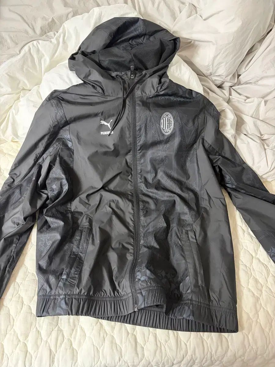 PUMA ACミラン ブラック ウィンドブレーカー ジャケット - メルカリ
