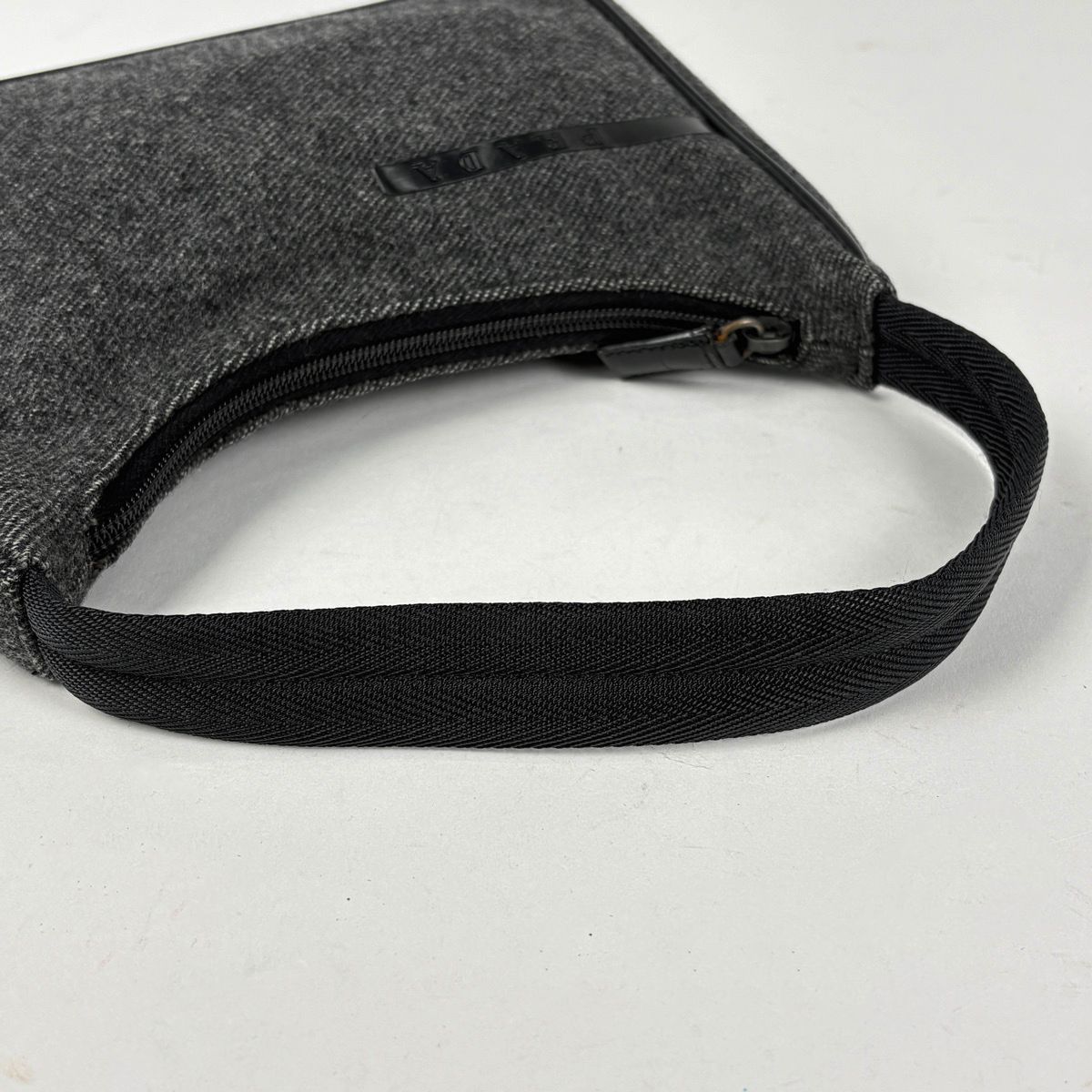 良品】PRADA スポーツグレー ハンドバッグ ウール