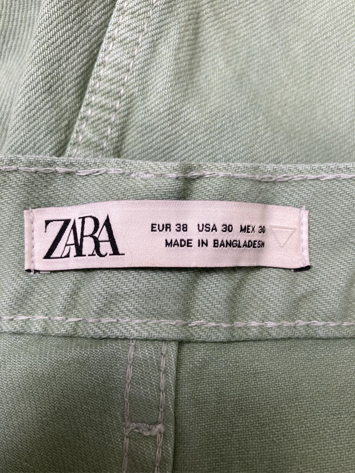 ホント合わせやすい！」ZARA即、上級者見えする「カラーパンツ ZARA その他パンツ EUR 38 ライトグリーン