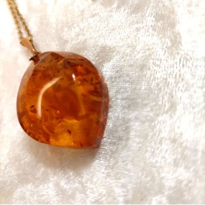 旧ソ連刻印 585(K14) ヴィンテージ 琥珀 ネックレス - メルカリ