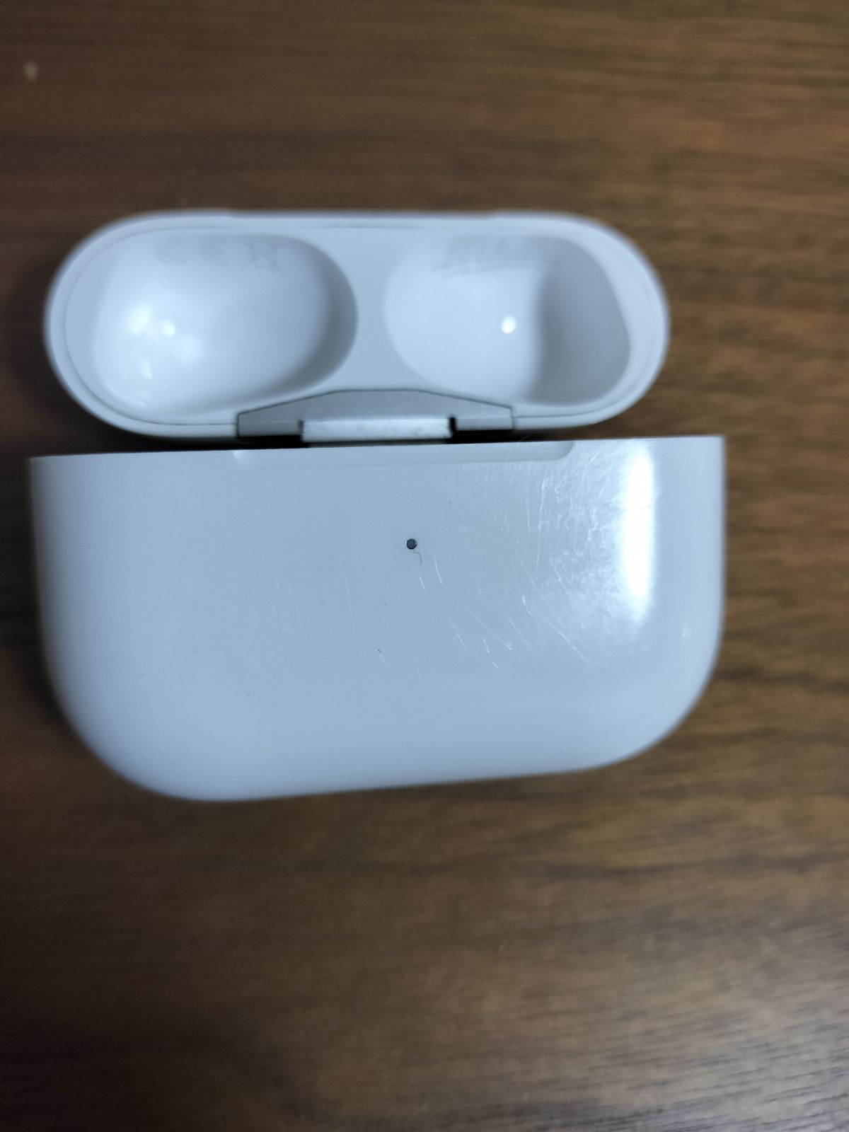 正規品）AirPods Pro 第1世代 充電ケースのみ | Shop at Mercari from 