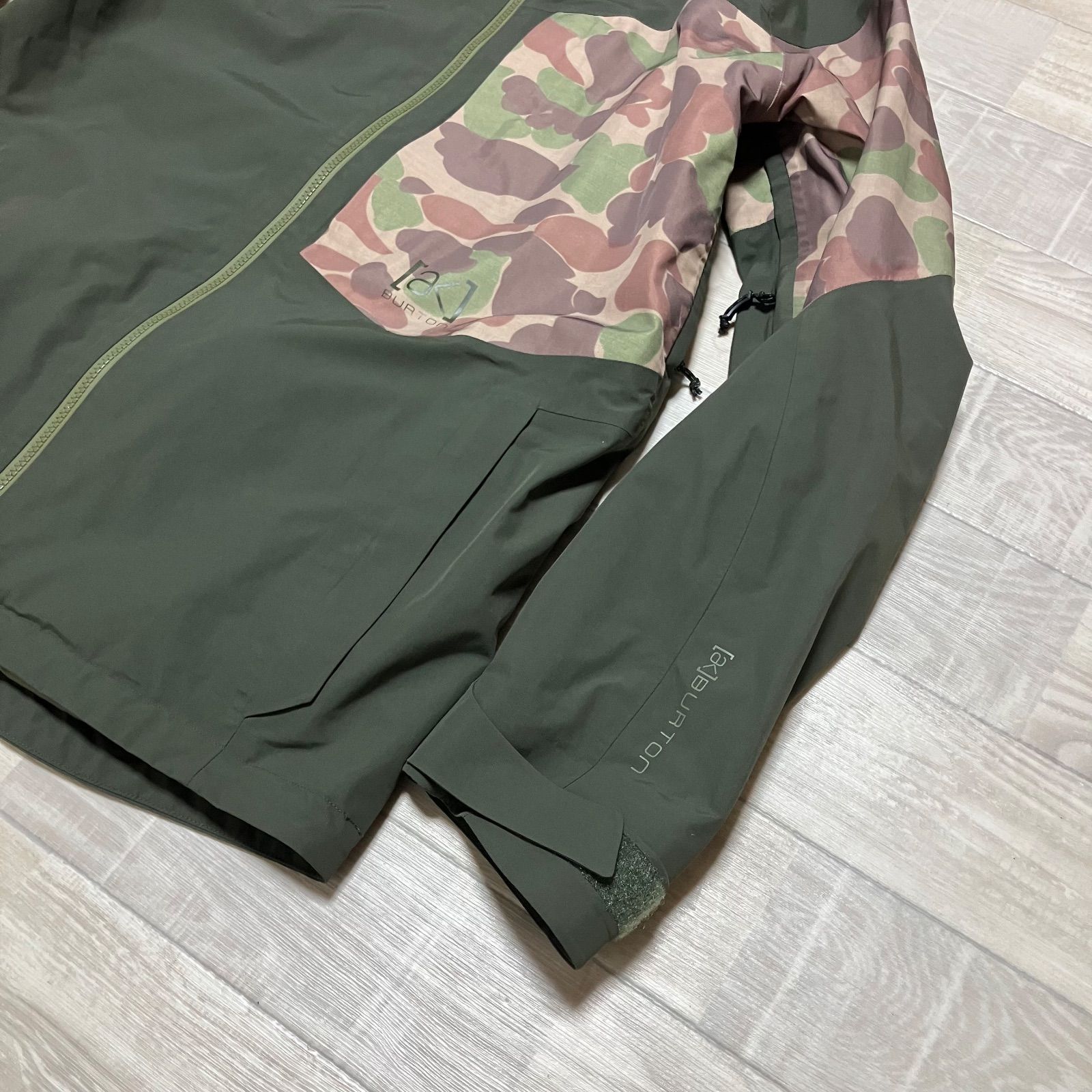 バートン[ak] GORE-TEX カモフラージュジャケットとパンツ 未使用品 Burton ak BOOM GORE-TEX バートン エーケー ブーム