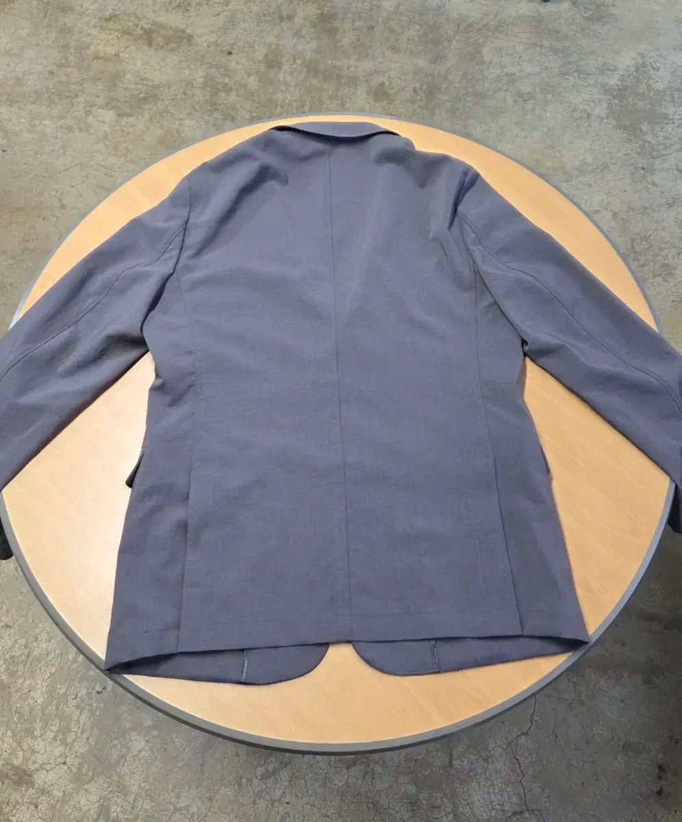 HAZZYS 軽量スーツジャケット 105