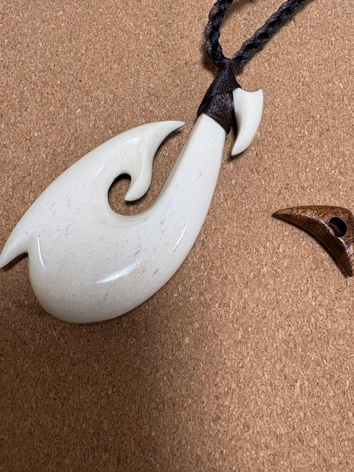 ボーンカービング ネックレス(hksw14)Lサイズ ハワイアンコア×マッコウ