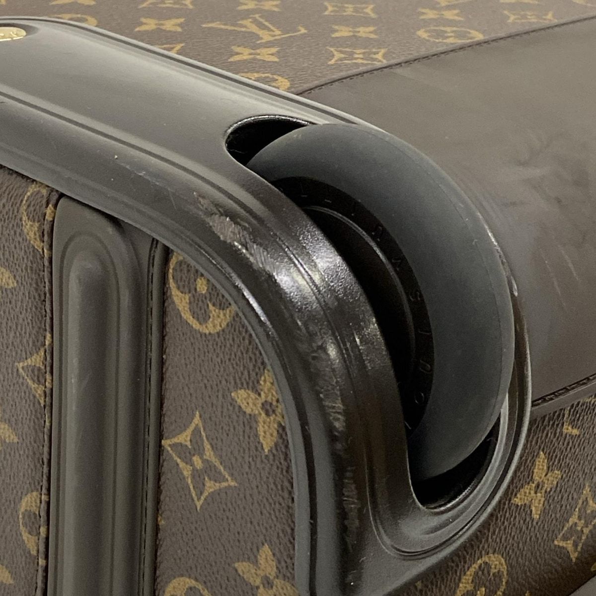 LOUIS VUITTON(ルイヴィトン) キャリーバッグ モノグラム ペガス55 
