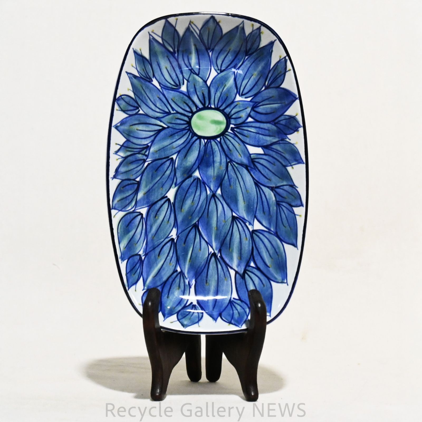 ○ ROYAL COPENHAGERN 