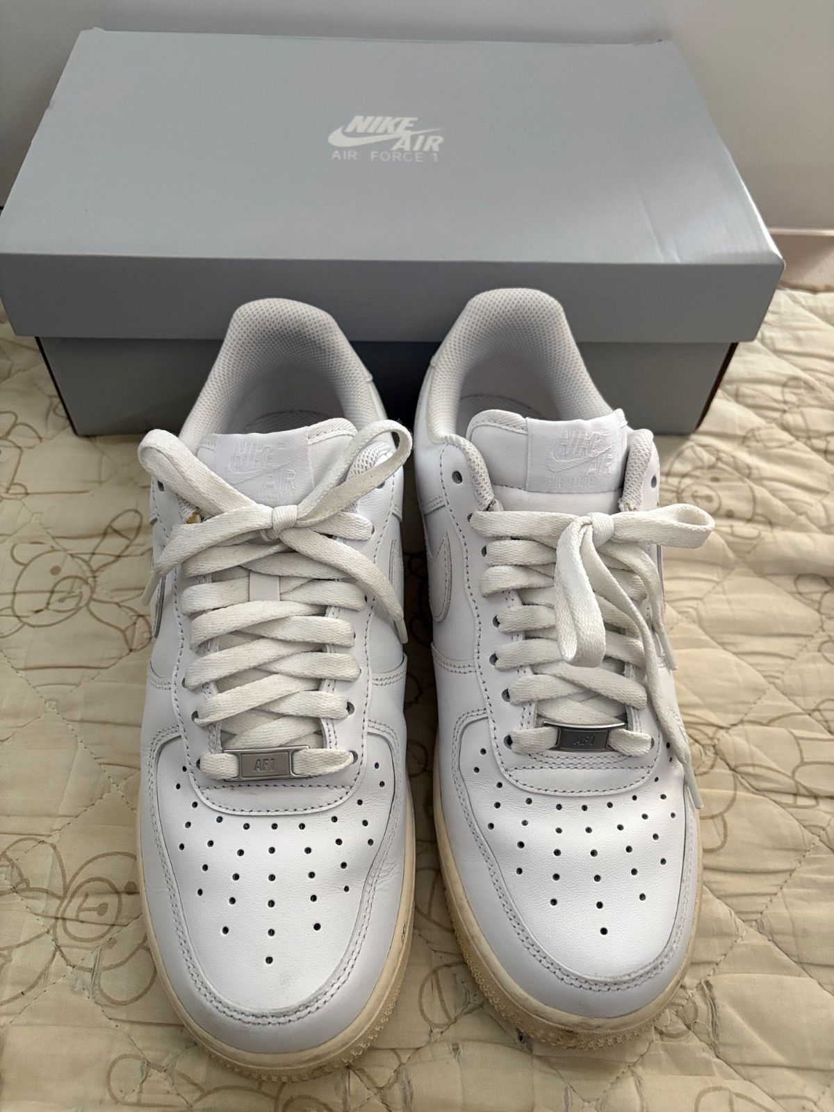 NIKE Air Force 1 ホワイト 箱付き 美品】NIKE AIR FORCE 1 ナイキ エアフォース1 ホワイト スニーカー 箱