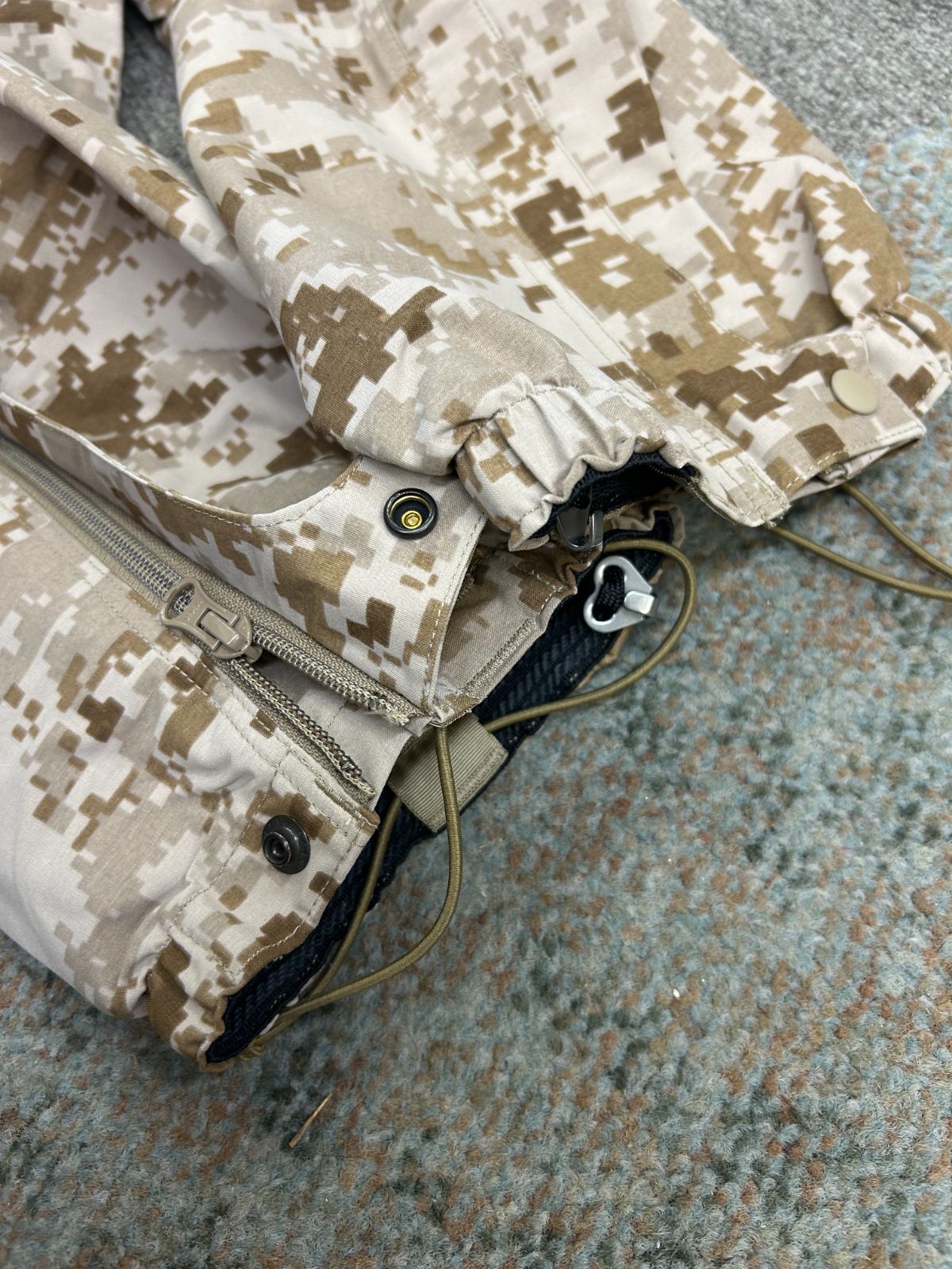 Patagonia】 MARS PCU AOR1 Level5 ソフトシェルパンツ デッドストック