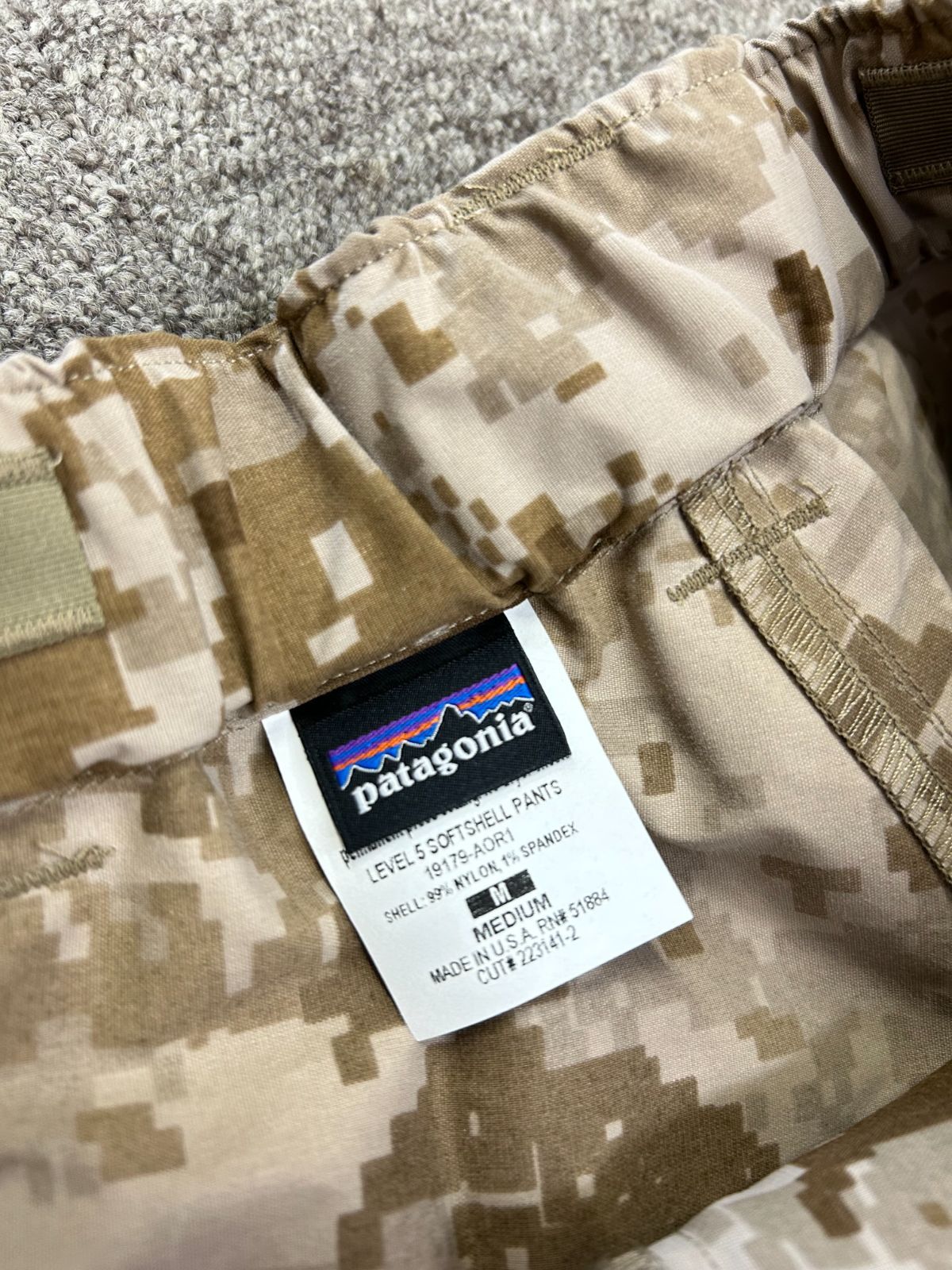 Patagonia】 MARS PCU AOR1 Level5 ソフトシェルパンツ デッドストック