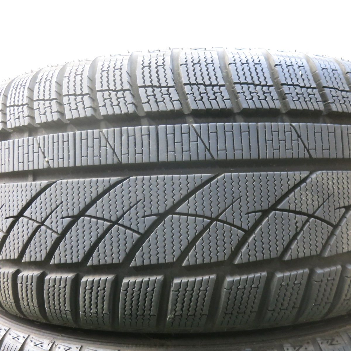 バリ溝！23年！9分☆スタッドレス 235/50R18 MOMO SUV POLE W-4