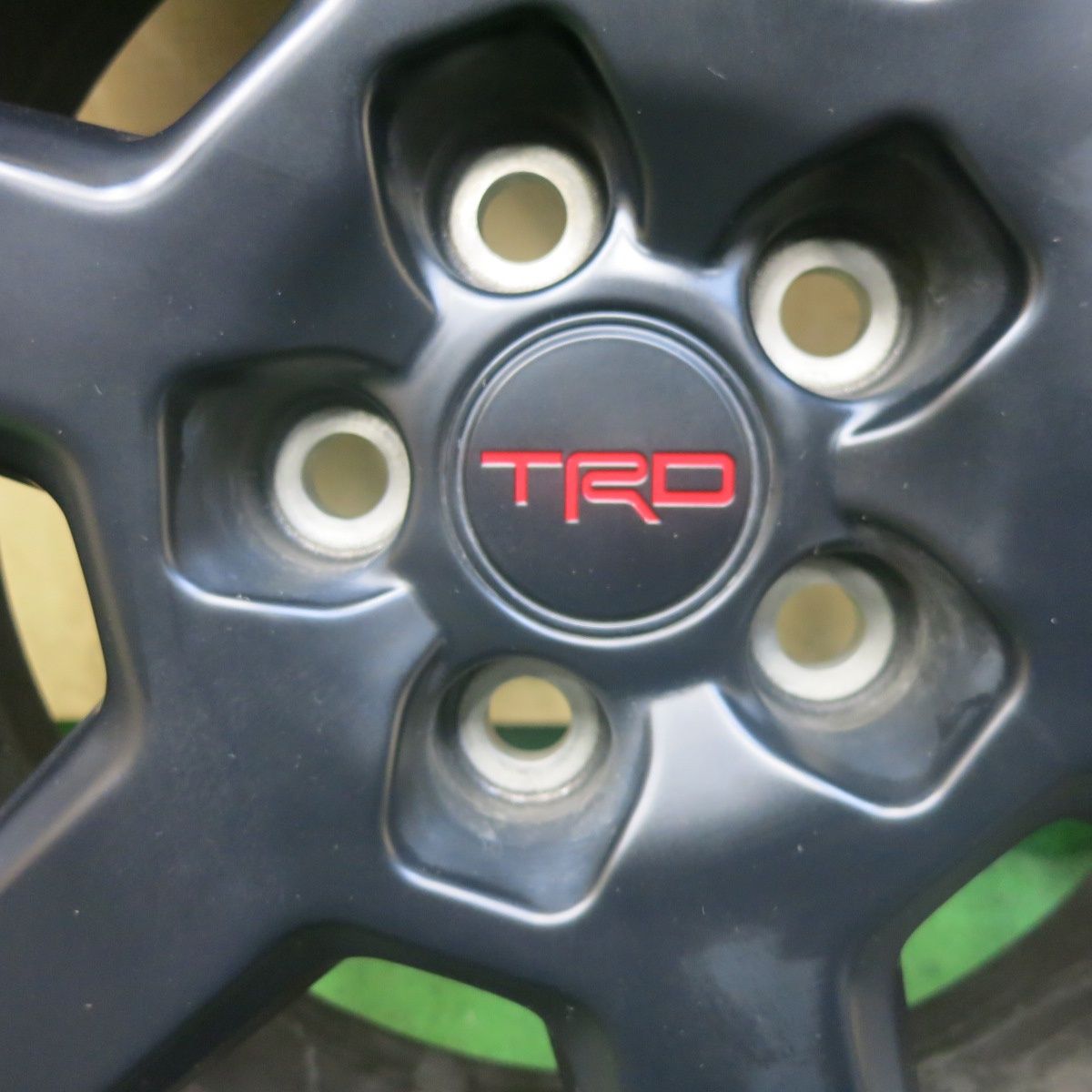 バリ溝！22年！キレイ！9.5分以上☆US トヨタ RAV4 純正 TRD 225/60R18 