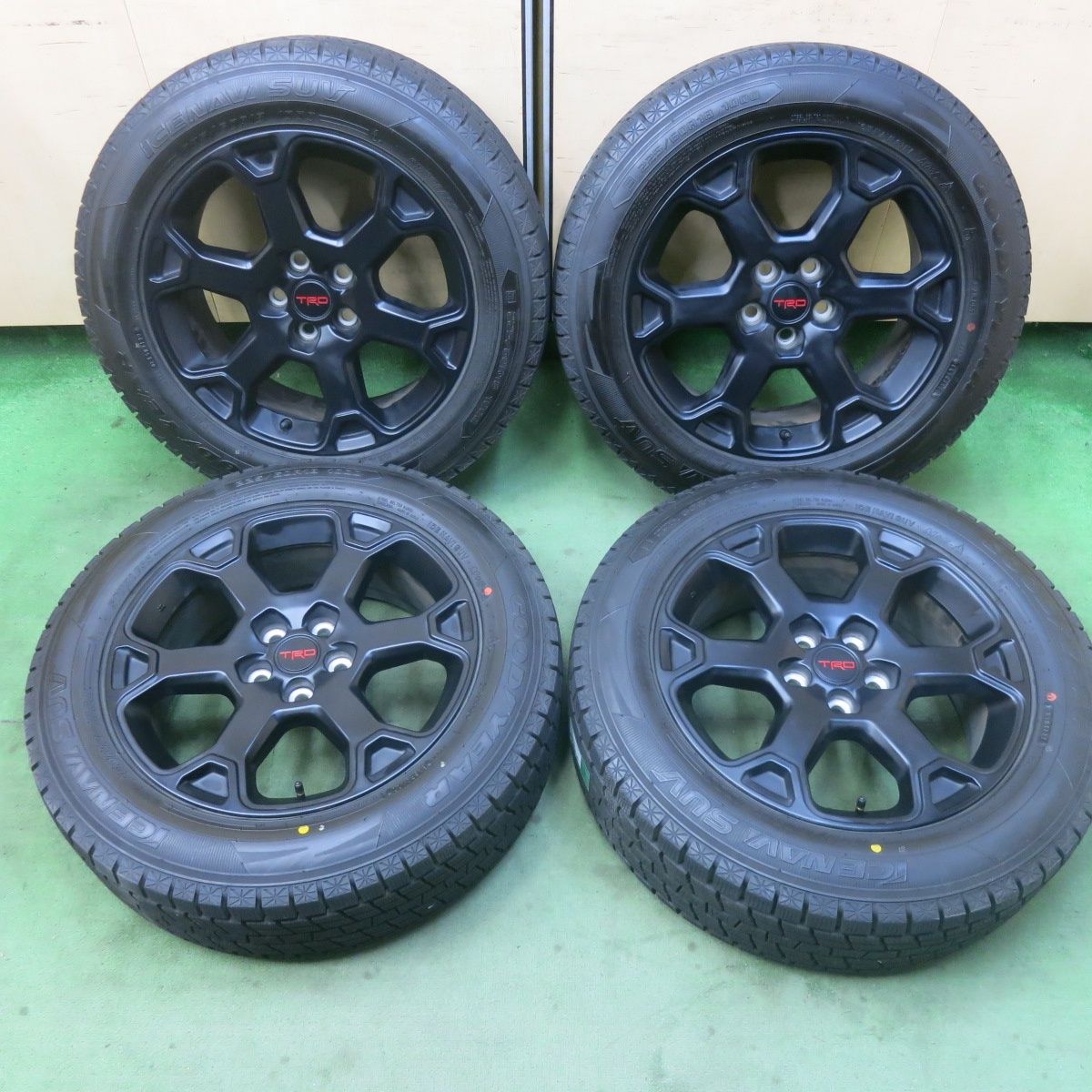 バリ溝！22年！キレイ！9.5分以上☆US トヨタ RAV4 純正 TRD 225/60R18 