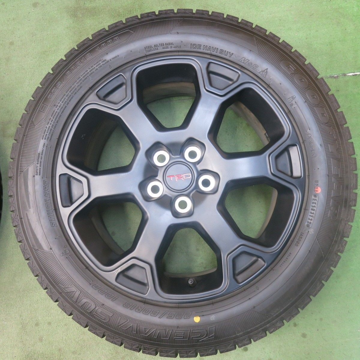 バリ溝！22年！キレイ！9.5分以上☆US トヨタ RAV4 純正 TRD 225/60R18 