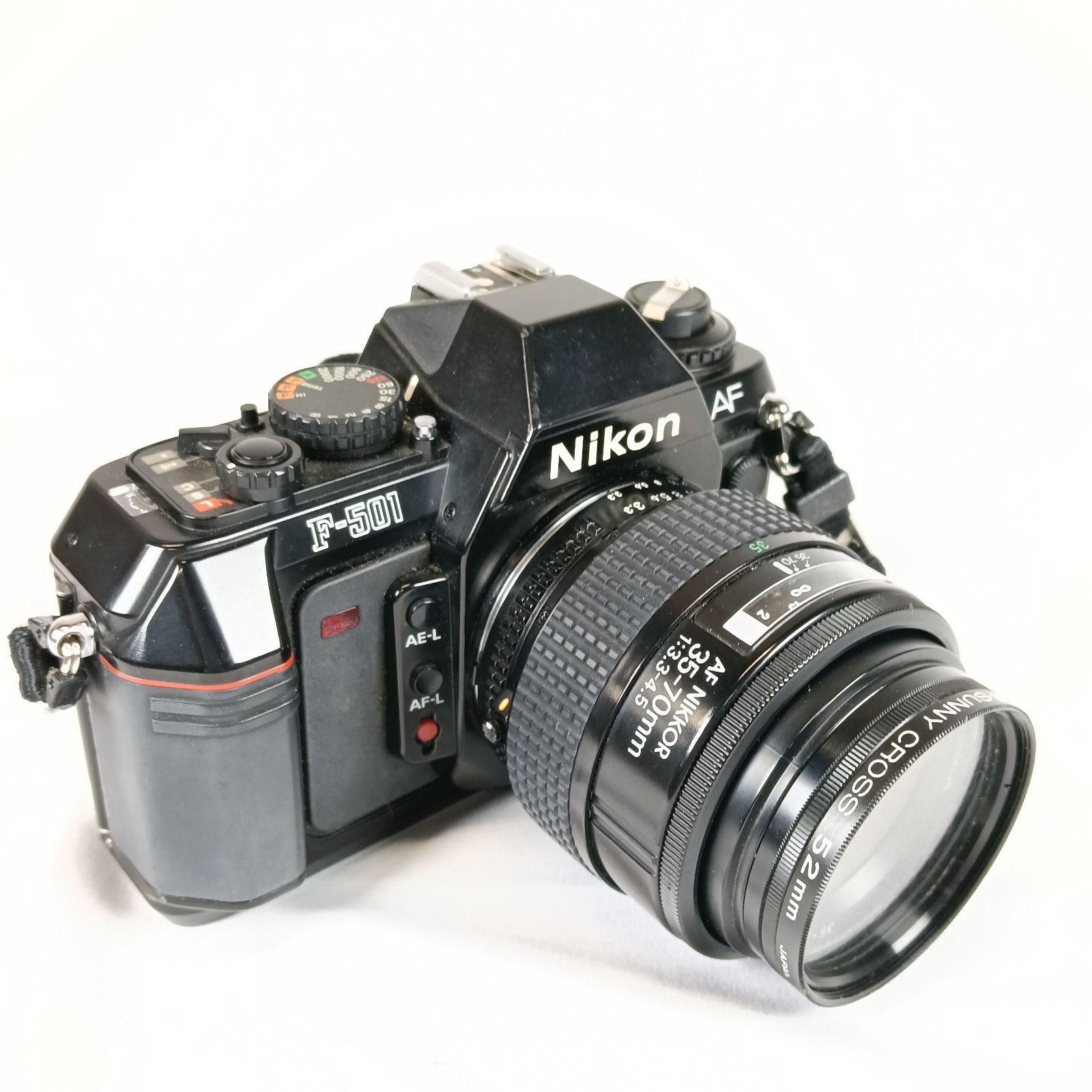 完動品Nikon F-501 一眼レフカメラ AF Nikkor 35-70mm ニコン Nikon F 501 / Nikon AF NIKKOR 35-70mm F3.3-4.5 – Natural