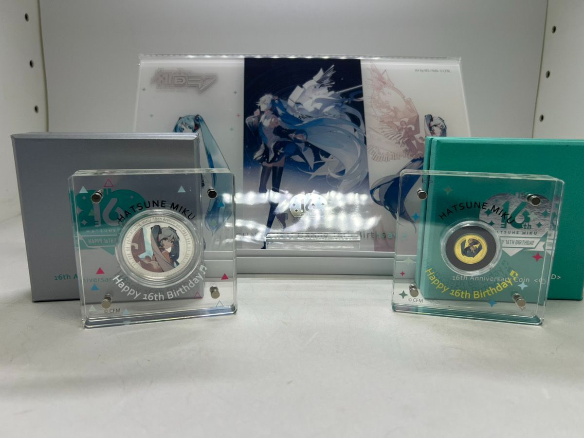 中古 開封済み】 初音ミク Happy 16th Birthday 公式カラー金貨＆銀貨