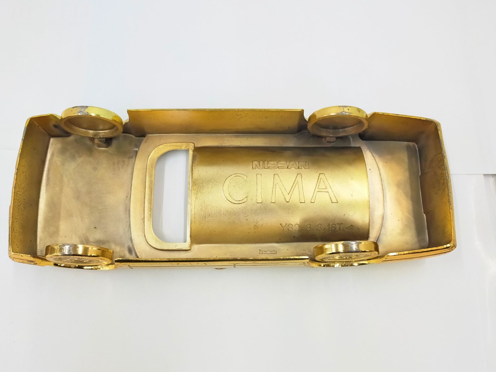 日産 CIMA シガレットケース オブジェ 日産/NISSAN シーマ/CIMA シガレットケース 金属製 中古品 インテリア