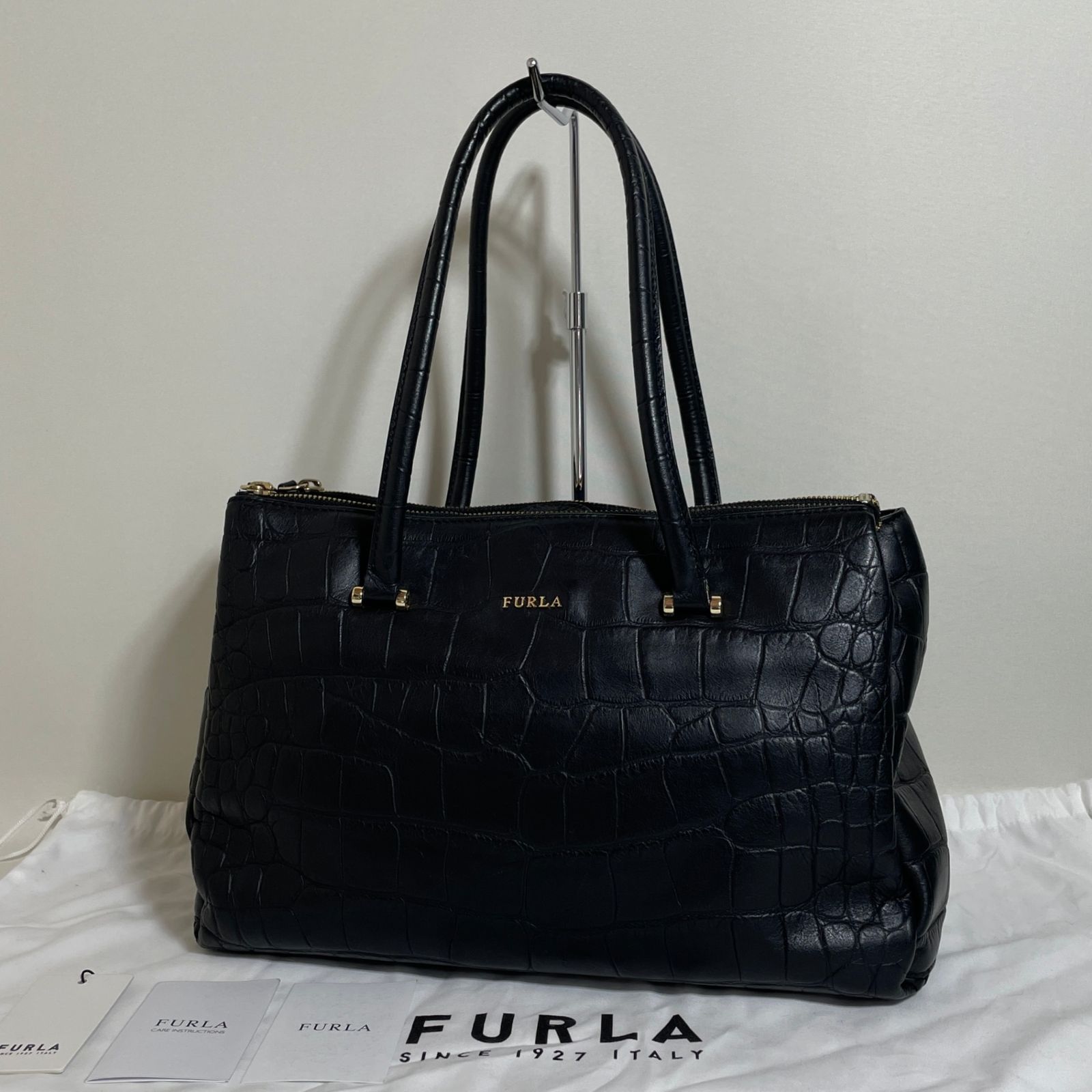 2602-154｜美品｜フルラ トートバッグ レザー ブラック クロコ型押し 