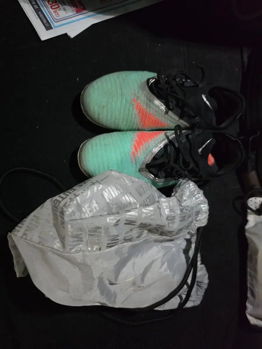 ナイキ FANTOM6 エリート 275 뽕 修理