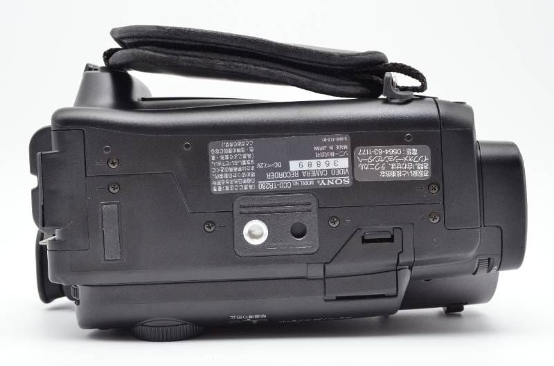 希少 規制前 SONY CCD-TR280PK -動作品 付属品有 ⁄ナイトショット ⁄ 8