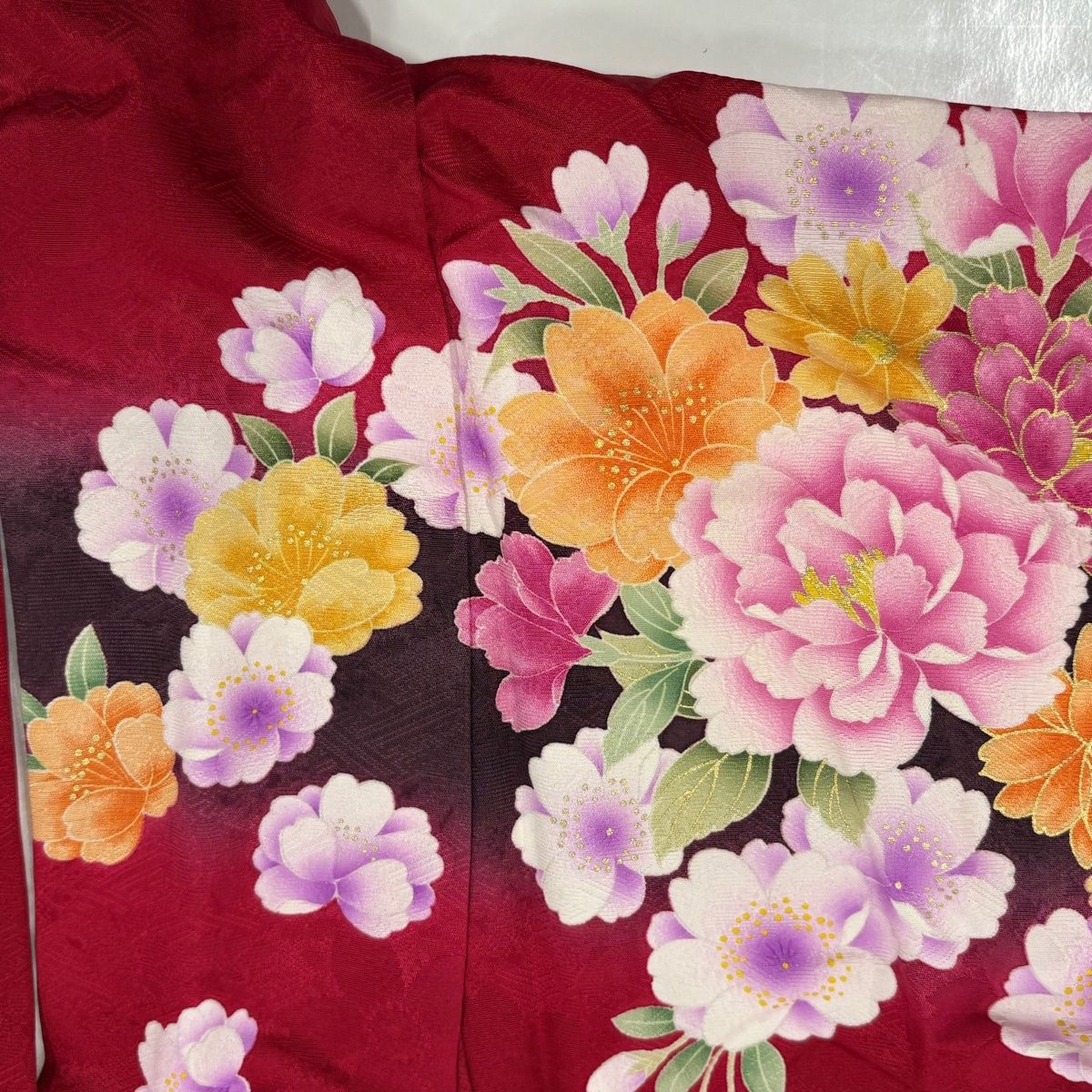 美品】 振袖 身丈158cm 裄丈66.5cm M 袷 牡丹 蝶 刺繍 箔 赤 正絹 名品 