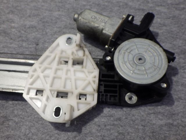 クロスロード 右フロントレギュレターモーター RT4 72210-SYP-J51