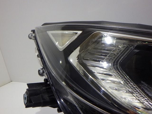 RAV4 右ヘッドライト LED MXAA52/54 前期 42-90 E 81145-42882