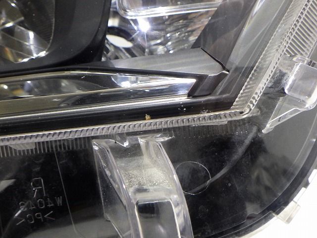RAV4 右ヘッドライト LED MXAA52/54 前期 42-90 E 81145-42882
